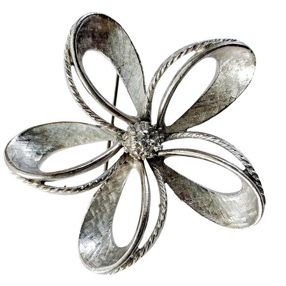 VTG Signed ART Silvertone Brooch, Mid Century Mod Floral Textured Petal Pin - Picture 1 of 9